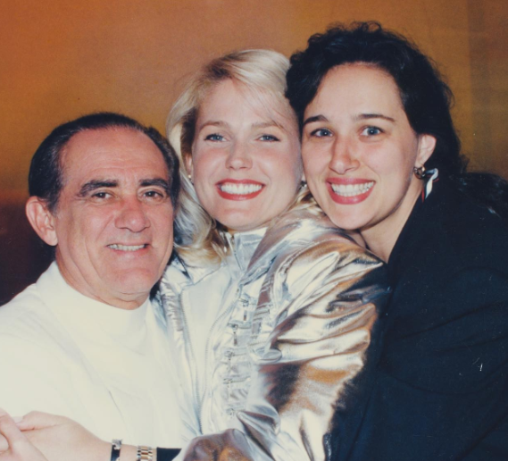 Renato Aragão, esposa e Xuxa Meneghel por Reprodução / Redes Sociais