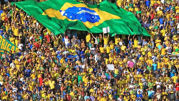 Torcida em jogo da seleção por Reprodução