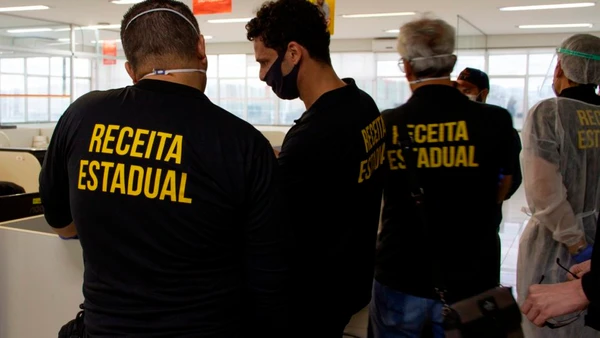 Auditores trabalham em órgãos do estado por Reprodução