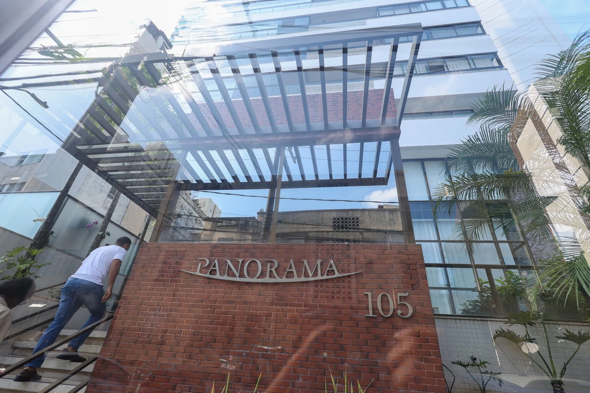 Corpo foi encontrado no edíficio Panorama, na Barra por Marina Silva/CORREIO