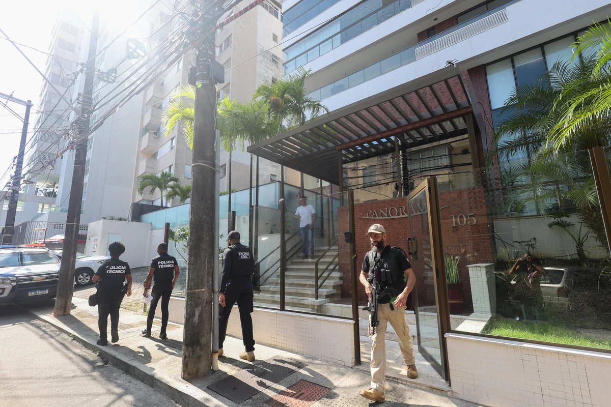 Corpo foi encontrado no edíficio Panorama, na Barra por Marina Silva/CORREIO