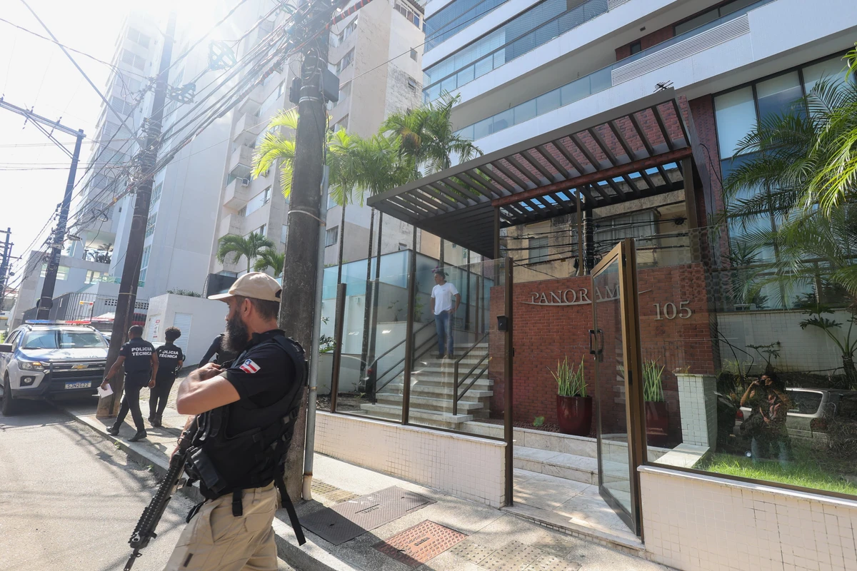 Corpo foi encontrado no edíficio Panorama, na Barra por Marina Silva/CORREIO