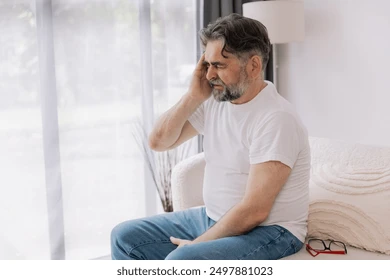 Dor de cabeça pode ser sintoma de graves doenças por Shutterstock