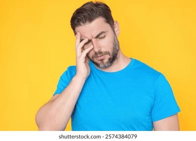 Dor de cabeça pode ser sintoma de graves doenças por Shutterstock
