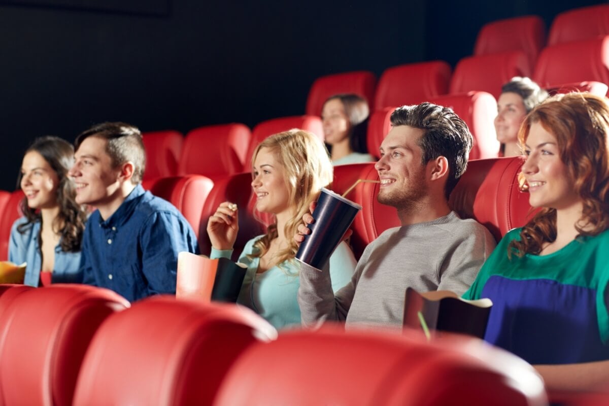 Diversão, ação, fantasia e drama marcam as estreias dos filmes que chegam ao cinema nesta semana (Imagem: Ground Picture | Shutterstock)
