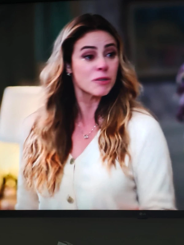 Paolla Oliveira dá show no papel de Heleninha por Reprodução
