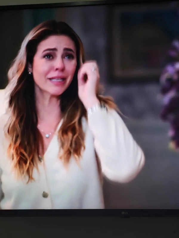 Paolla Oliveira dá show no papel de Heleninha por Reprodução