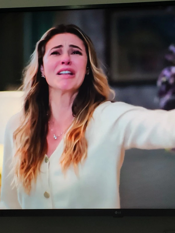 Paolla Oliveira dá show no papel de Heleninha por Reprodução