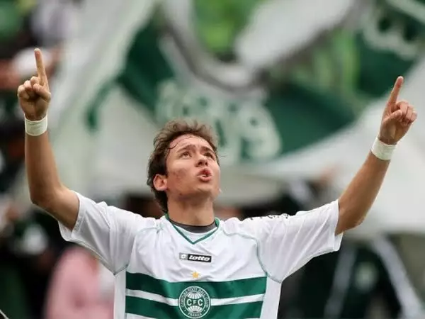Keirrison (Coritiba) - 12 gols a essa altura em 2008 por Reprodução