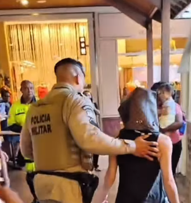 Mulher detida suspeita de furto em shopping de Salvador por Reprodução