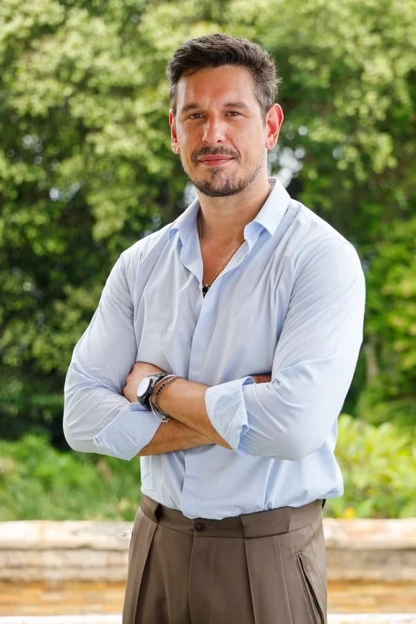 Renato (João Vicente de Castro): dono da agência Tomorrow por Reprodução/TV Globo