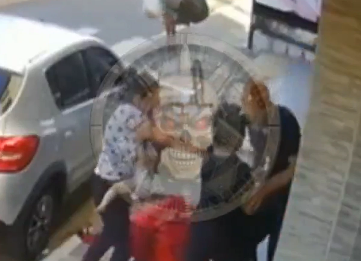 Sogra ataca Felipe após ele ir para cima da filha, que segurava bebê por Reprodução