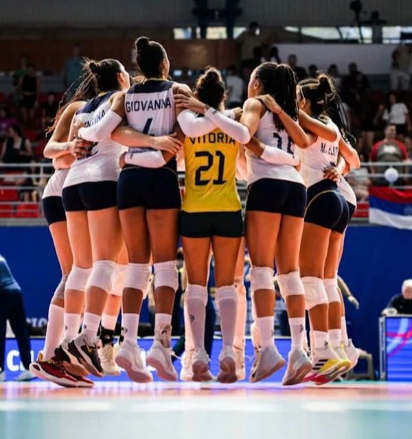 Vitória Belfort é jogadora de vôlei por Reprodução