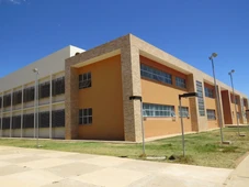 Imagem - Ufob abre concurso público com vagas em cinco cidades e salários de até 14,4 mil