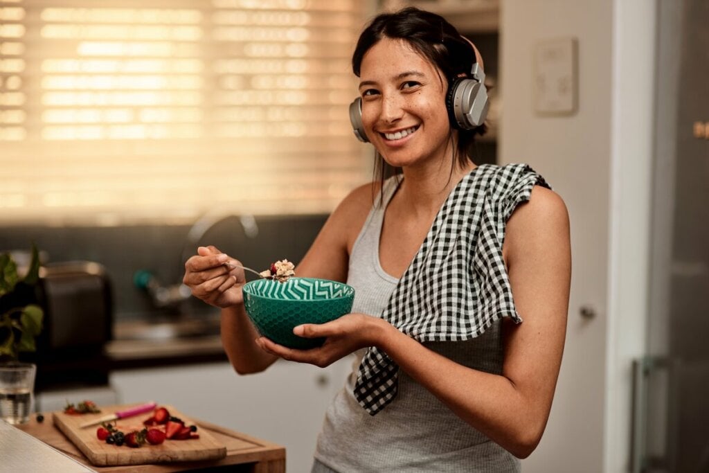Lanches práticos facilitam o consumo de proteínas (Imagem: PeopleImages.com – Yuri A | Shutterstock)