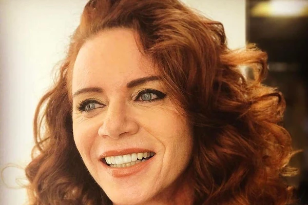 Leilane Neubarth  por Reprodução