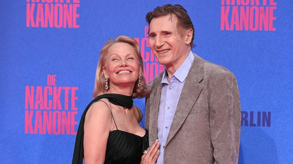 Liam Neeson e Pamela Anderson estão namorando, segundo revista