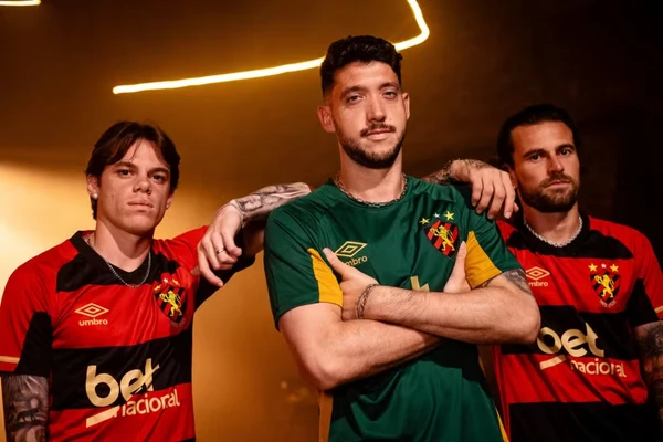 Sport - R$ 450 (jogador) / R$ 370 (torcedor)   por Divulgação