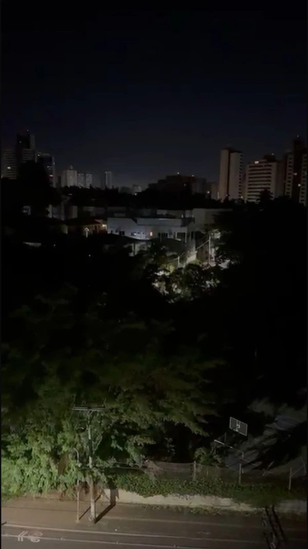 Tiroteio assustou moradores da região da Avenida ACM por Reprodução