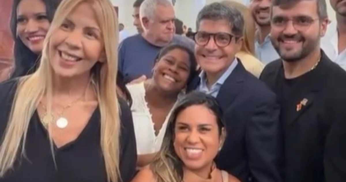 Imagem - Prefeitura de Itabuna demite professoras por cumprimentarem ACM Neto