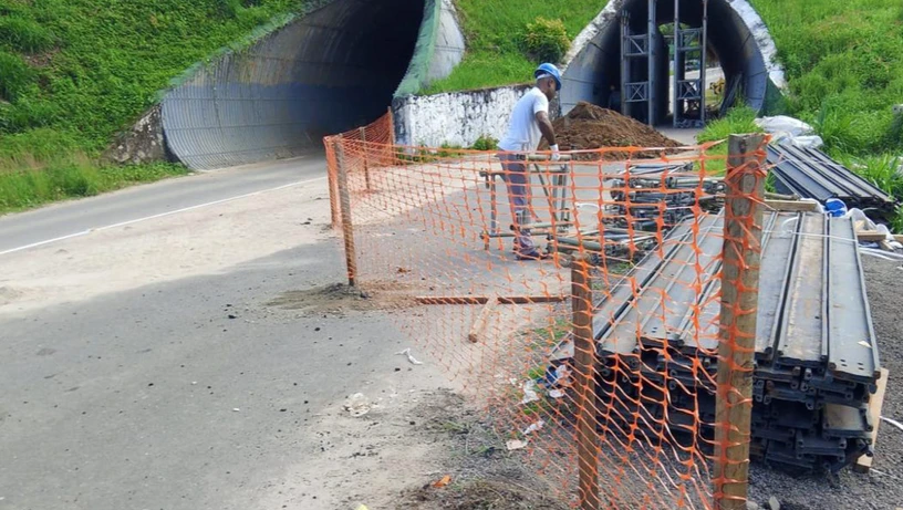 Imagem - Tráfego em rodovia baiana é interditado por tempo indeterminado
