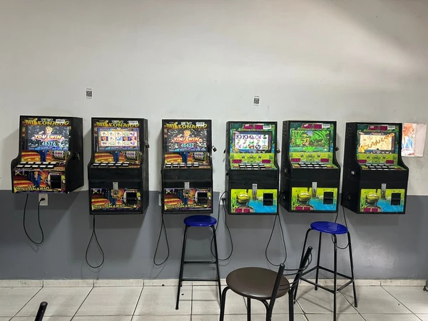 A ação foi realizada em dois pontos comerciais da região do Transbordo, no bairro Cidade Nova