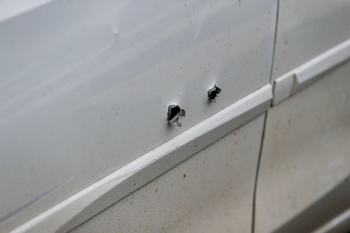 Carro foi atingido por pelo menos 12 disparos por Arisson Marinho/CORREIO