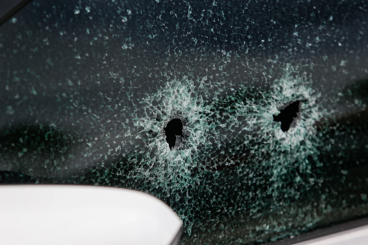 Carro foi atingido por pelo menos 12 disparos por Arisson Marinho/CORREIO