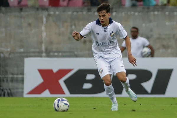 Diego Guerra, meia do Retrô