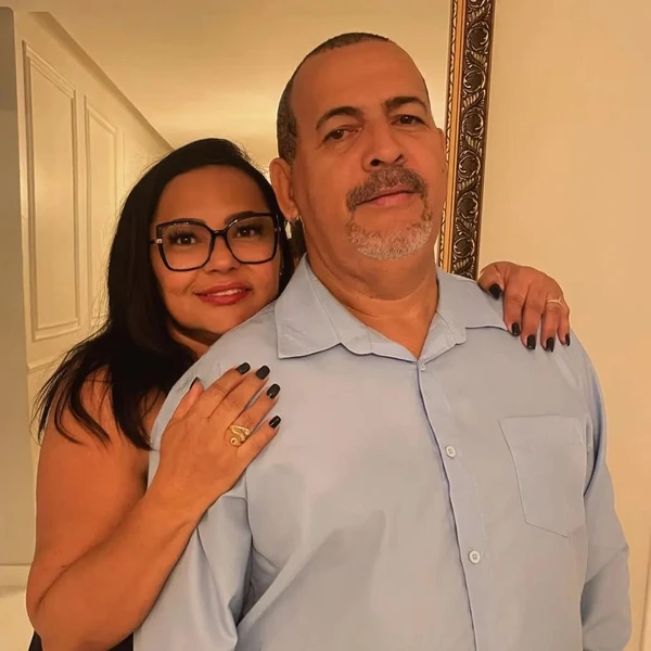 Mara Viana e o esposo por Reprodução/Instagram