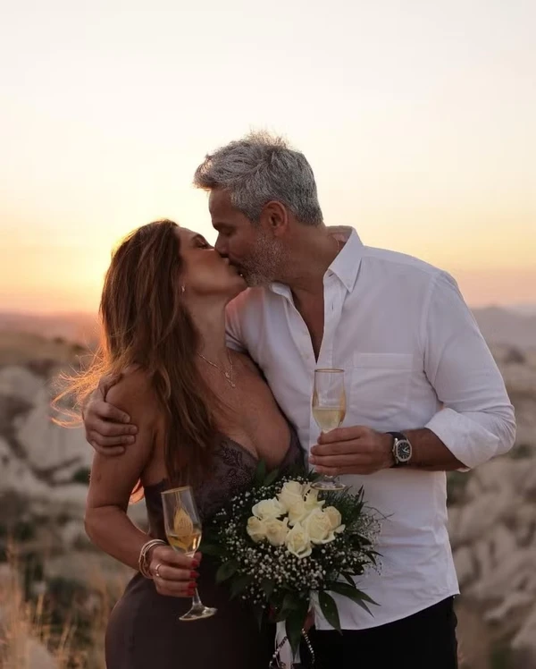 Na Capadocia, Flavia Alessandra e Otaviano Costa se casam de novo por Reprodução/Instagram