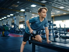 Imagem - Criança pode fazer musculação ou atrapalha no crescimento?