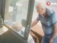 Imagem - VÍDEO: Taxista infarta ao socorrer colega que estava tendo parada cardíaca e os dois morrem
