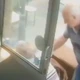 Imagem - VÍDEO: Taxista infarta ao socorrer colega que estava tendo parada cardíaca e os dois morrem