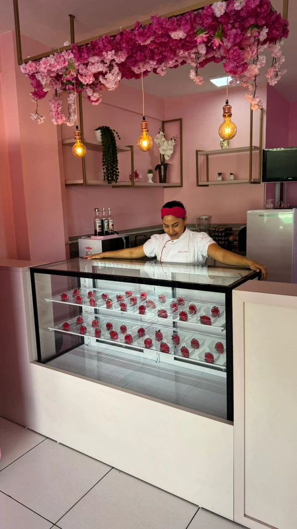 Além de uma loja, em Santo Antônio de Jesus, ela tem um foodtruck e uma fábrica de doces por Arquivo pessoal