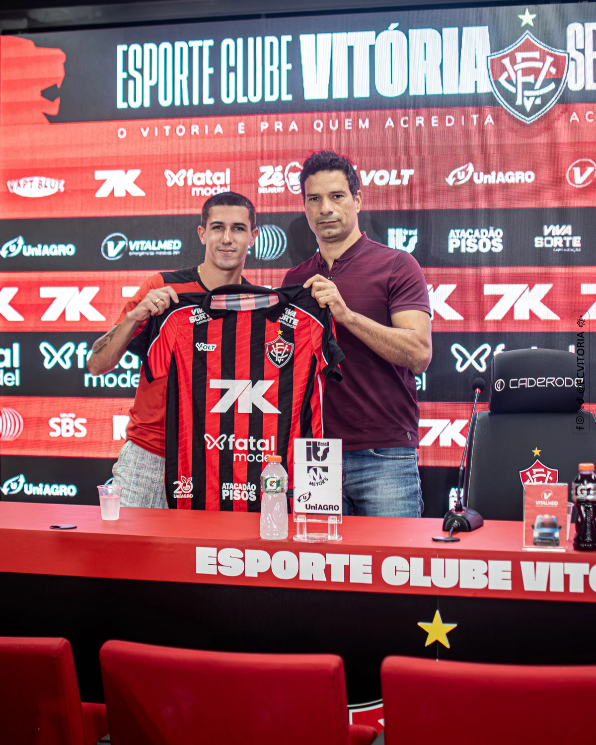 Apresentação de Aitor Cantalapiedra  por Victor Ferreira/EC Vitória