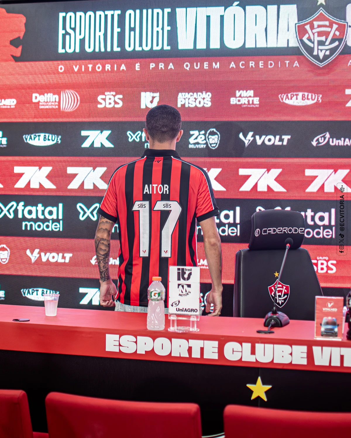 Apresentação de Aitor Cantalapiedra  por Victor Ferreira/EC Vitória