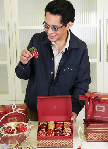 Confeiteiro famoso lança Morango do Amor de luxo por Reprodução