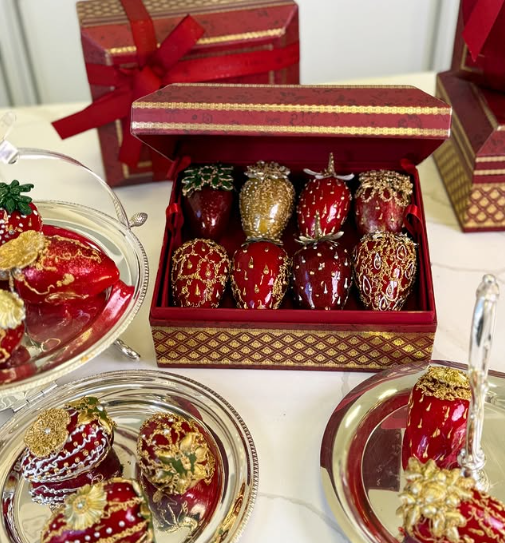 Confeiteiro famoso lança Morango do Amor de luxo por Reprodução