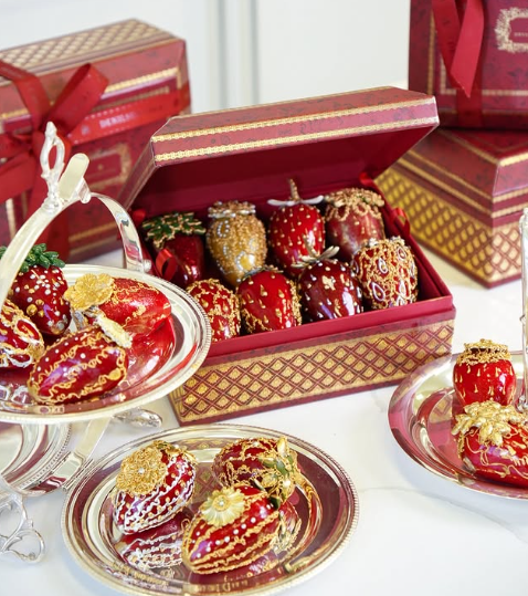 Confeiteiro famoso lança Morango do Amor de luxo por Reprodução