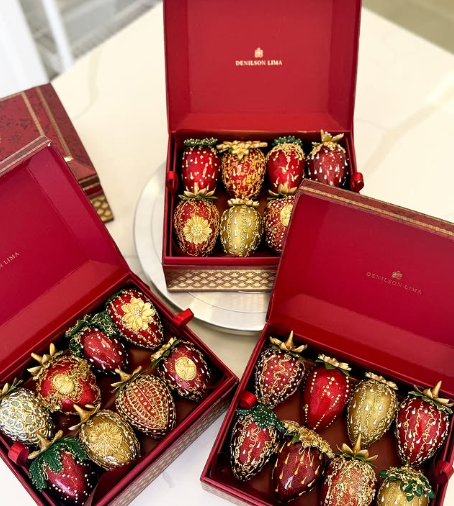Confeiteiro famoso lança Morango do Amor de luxo por Reprodução