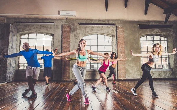 Dança é ótima aliada para a saúde por Divulgação e Shutterstock