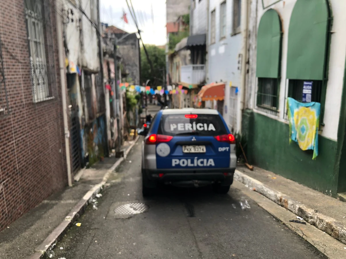 Dupla tentou invadir apartamento e deu início a tiroteio