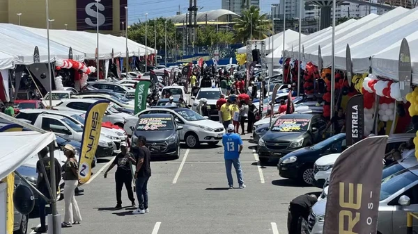 Evento acontece no estacionamento do supermercado Assaí da Avenida Paralela
