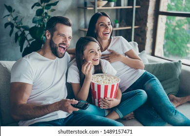 Mantenha o sofá bem cuidado mesmo com crianças e pets em casa por Shutterstock