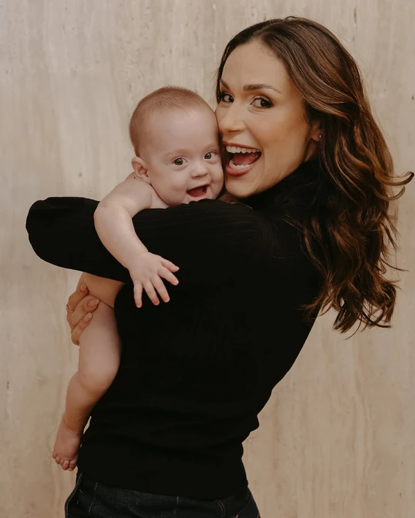 Nadja Haddad com o filho por Reprodução/Instagram