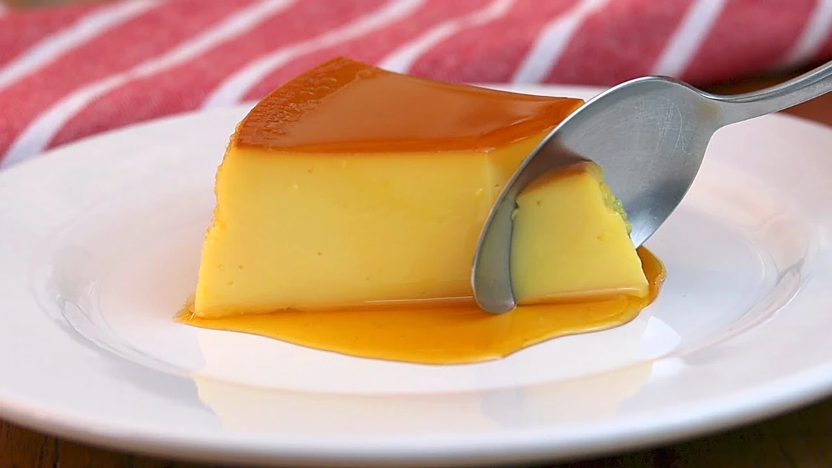 Pudim de leite condensado perfeito e sem furinhos por Reprodução
