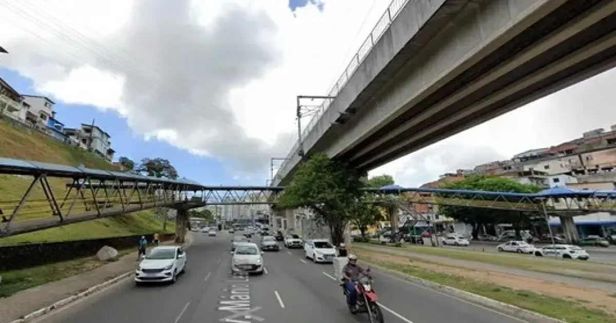 Imagem - Mulher é morta a tiros na passarela da Avenida Bonocô
