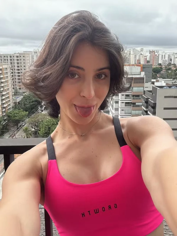 Bella Longuinho por Reprodução