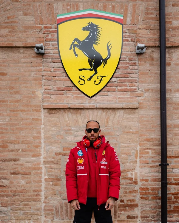 Lewis Hamilton por Reprodução/Instagram